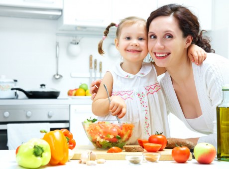 Овощи и фрукты - здоровая еда для ребенка